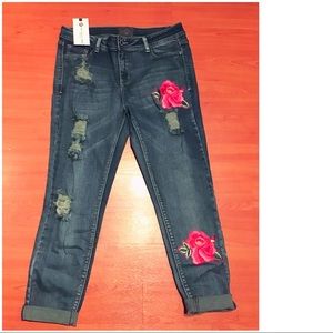 💋 Rose Floral Cropped Denim NEW 💋